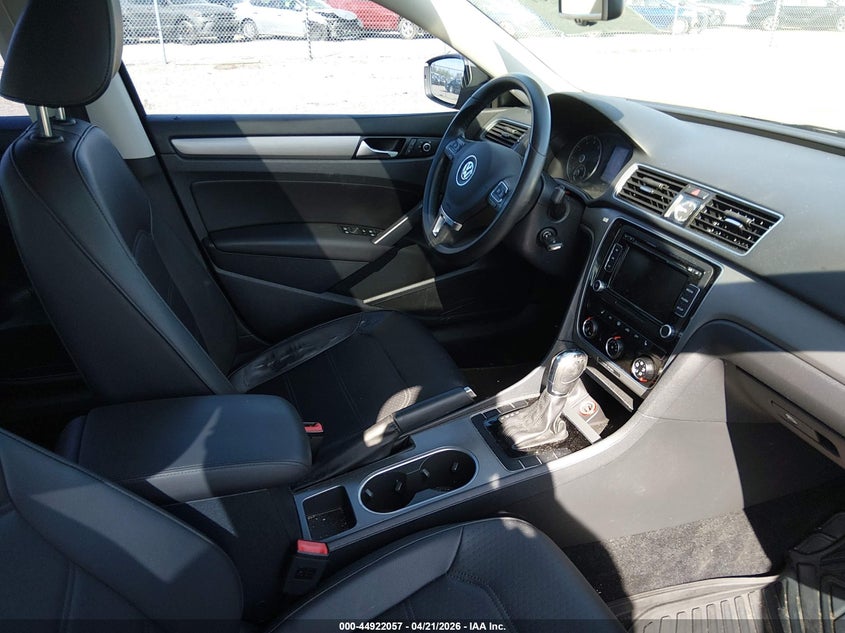 2014 Volkswagen Passat 1.8T Se