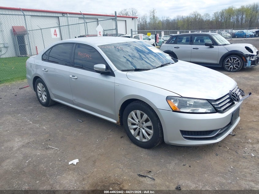 2013 Volkswagen Passat 2.5L Wolfsburg Edition