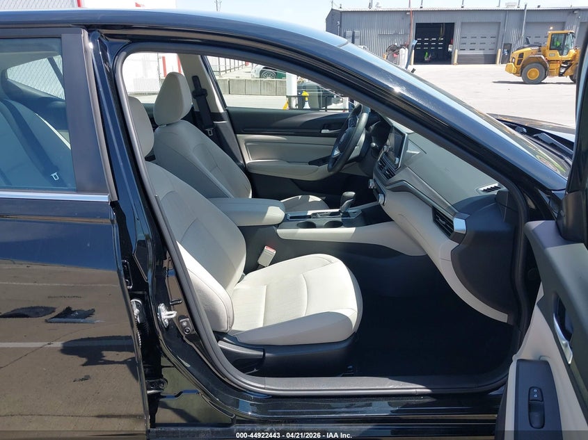 2025 NISSAN ALTIMA auction photo 5