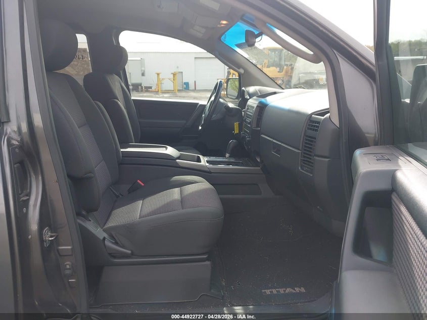 2011 Nissan Titan Sv