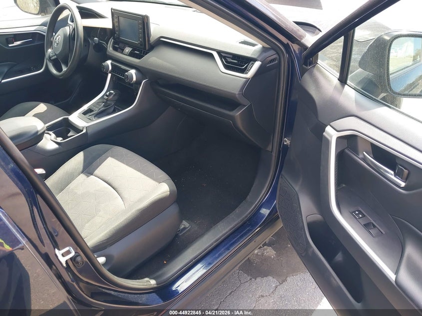 2019 TOYOTA RAV4 auction photo 5