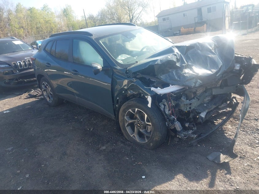 2025 CHEVROLET TRAX FWD LT