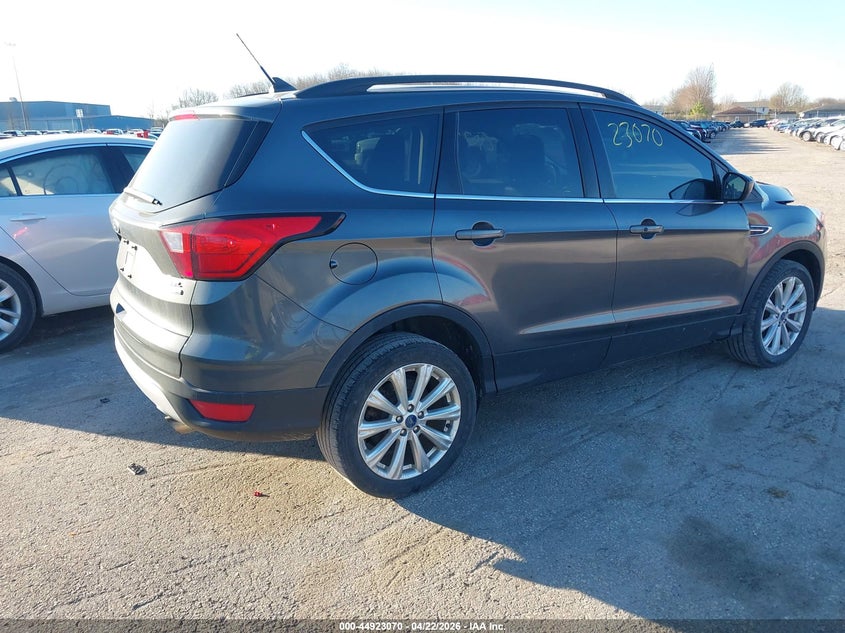 2019 Ford Escape Sel