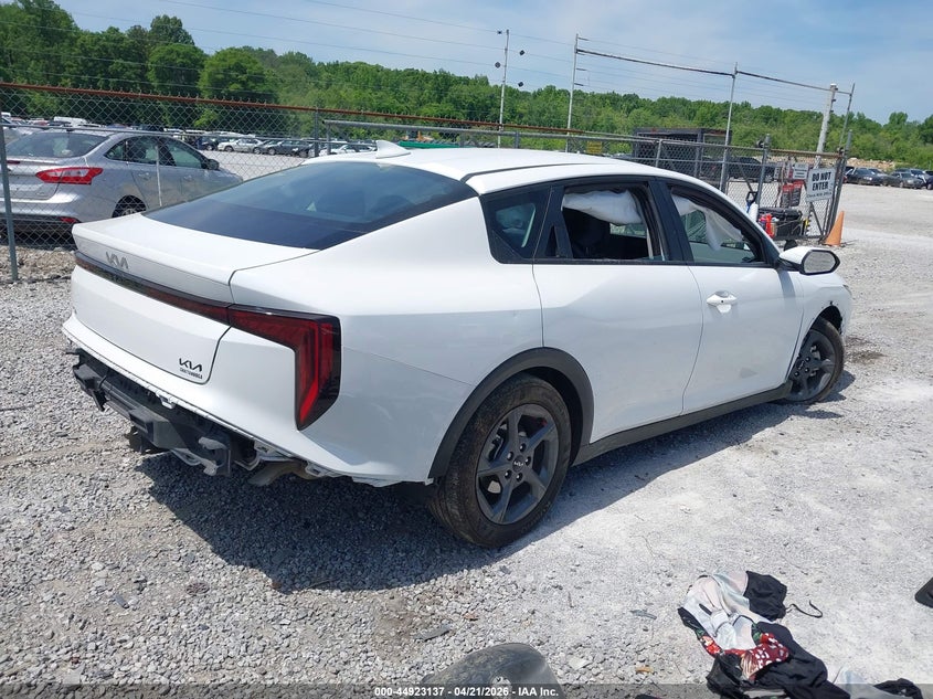 Vin: 3kpft4de2se007282, lot: 45420515, kia k4 lxs 20254