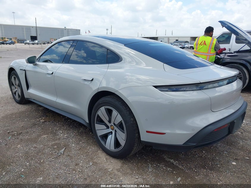 Vin: wp0aa2y11nsa16037, lot: 45420517, porsche taycan 20223