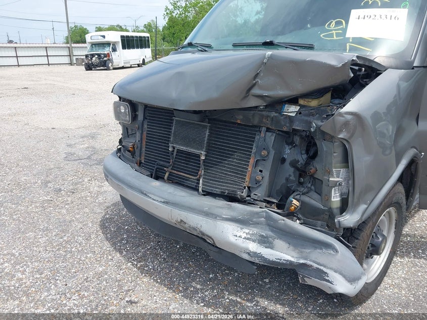 1998 CHEVROLET VAN VAN 5.7L V-8 255HP