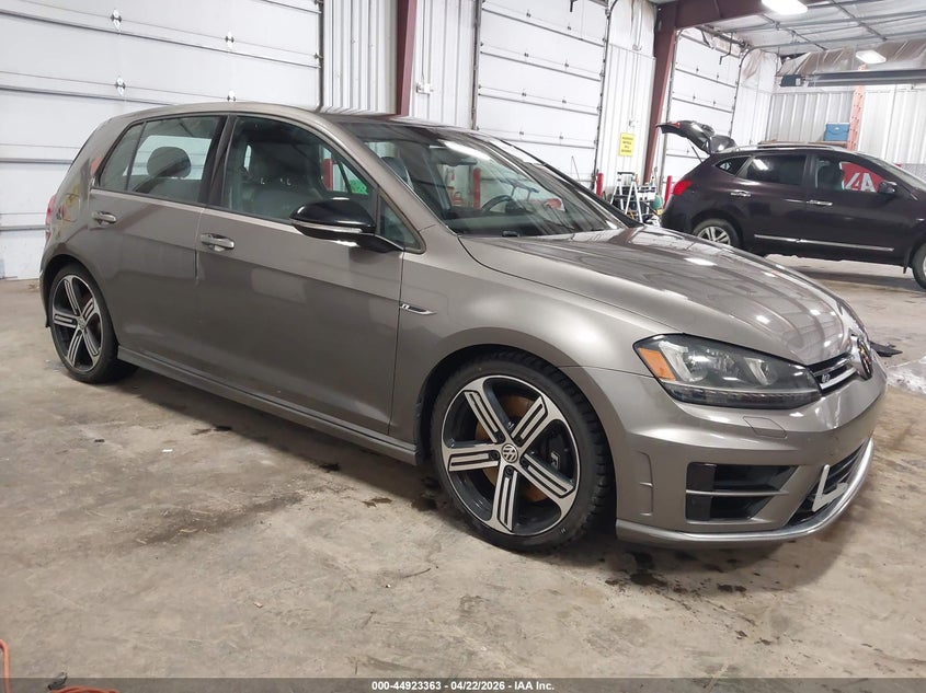 2016 Volkswagen Golf R 4-Door