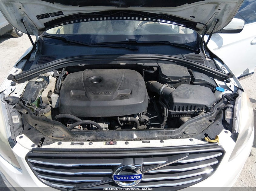 2016 Volvo Xc60 T5 Drive-E Premier VIN: YV440MDK0G2782445 Lot: 44923732