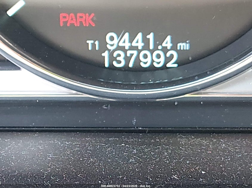 2016 Volvo Xc60 T5 Drive-E Premier VIN: YV440MDK0G2782445 Lot: 44923732