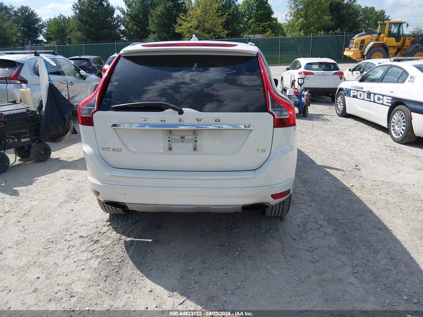 2016 Volvo Xc60 T5 Drive-E Premier VIN: YV440MDK0G2782445 Lot: 44923732