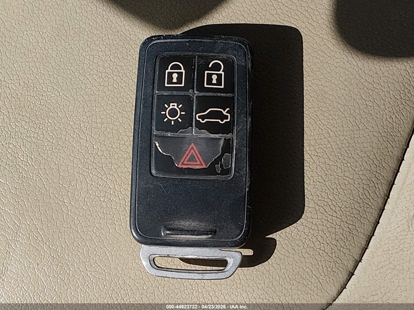 2016 Volvo Xc60 T5 Drive-E Premier VIN: YV440MDK0G2782445 Lot: 44923732