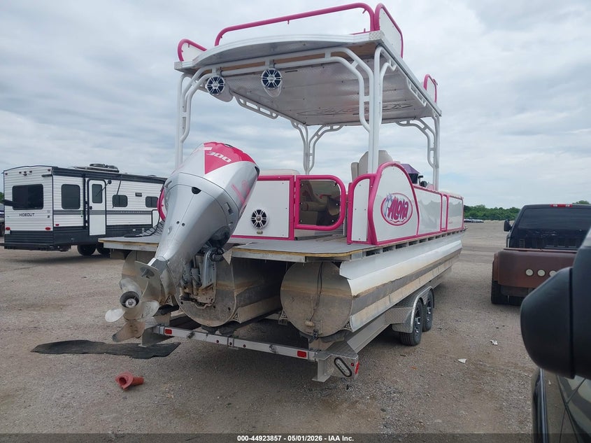 2021 * ALOHA 30' auction photo 4