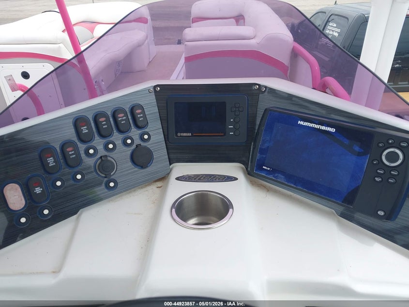 2021 * ALOHA 30' auction photo 7