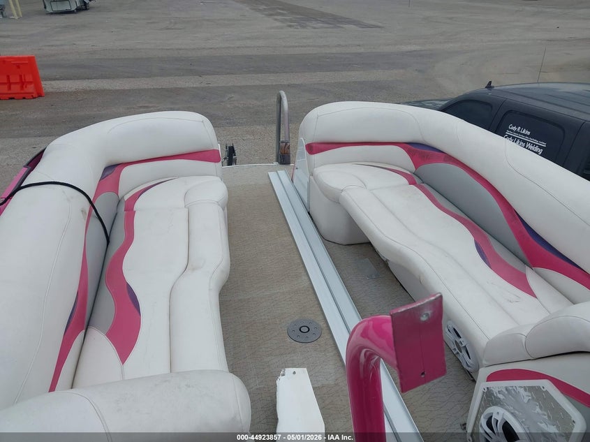 2021 * ALOHA 30' auction photo 8