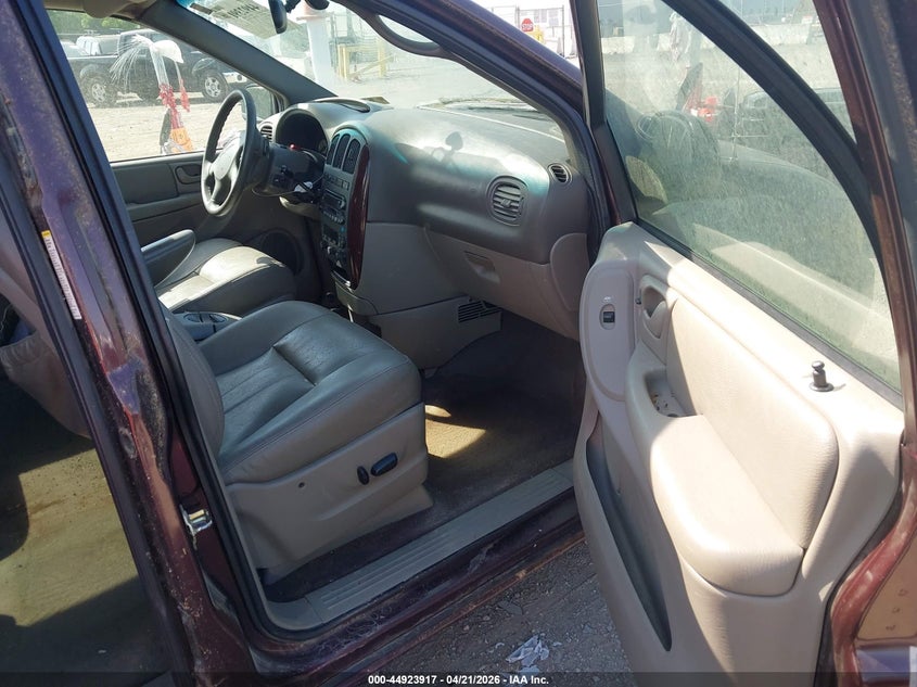 2004 Chrysler Town & Country Touring