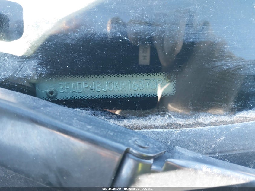 VIN 3FADP4BJ0KM163702 2019 FORD FIESTA SE