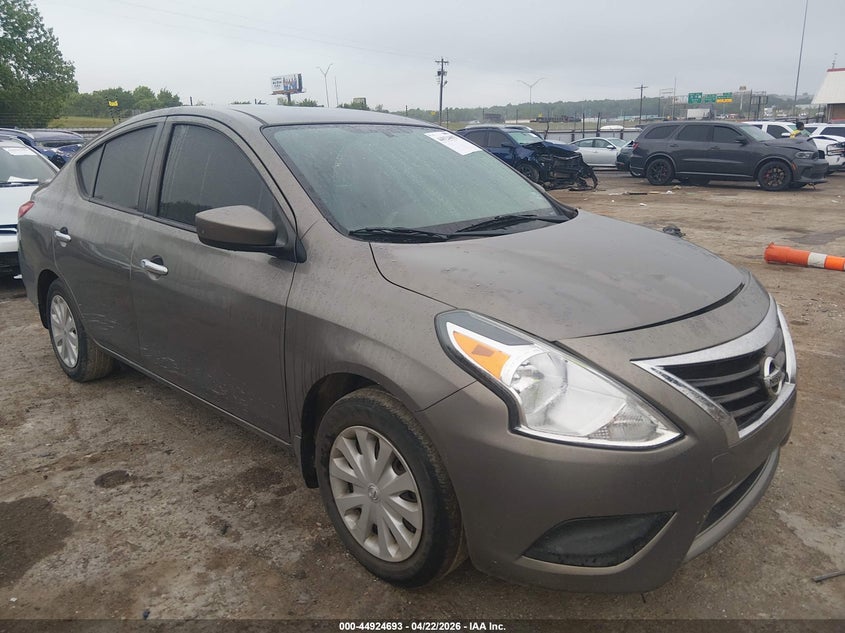 2015 NISSAN VERSA 1.6 SV
