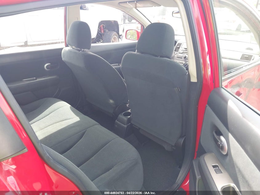 2011 NISSAN VERSA auction photo 8