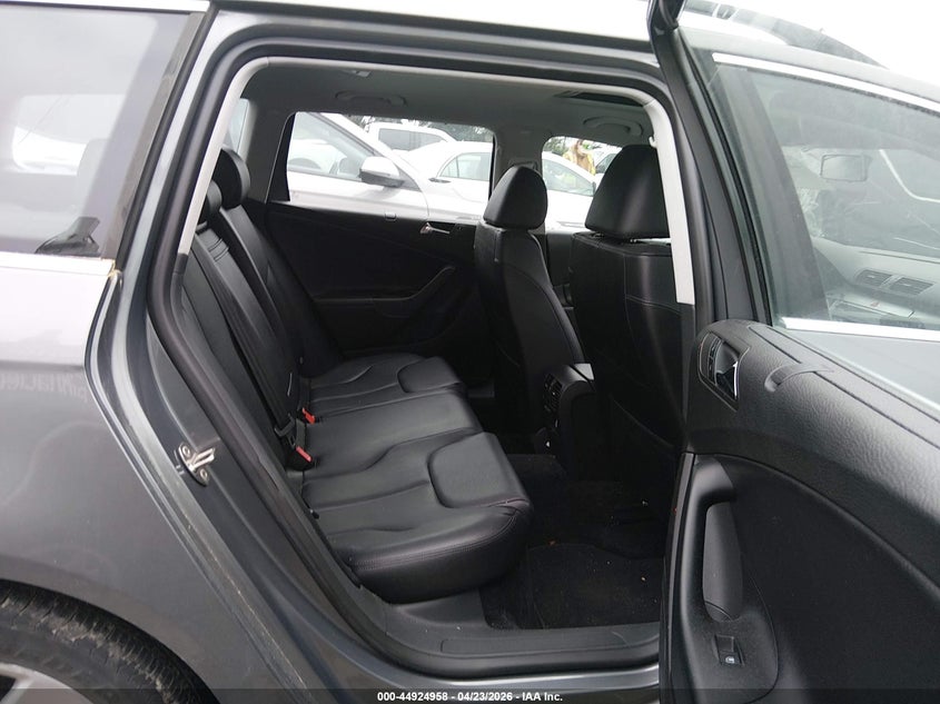 2008 Volkswagen Passat Komfort VIN: WVWLK73C38E190333 Lot: 44924958