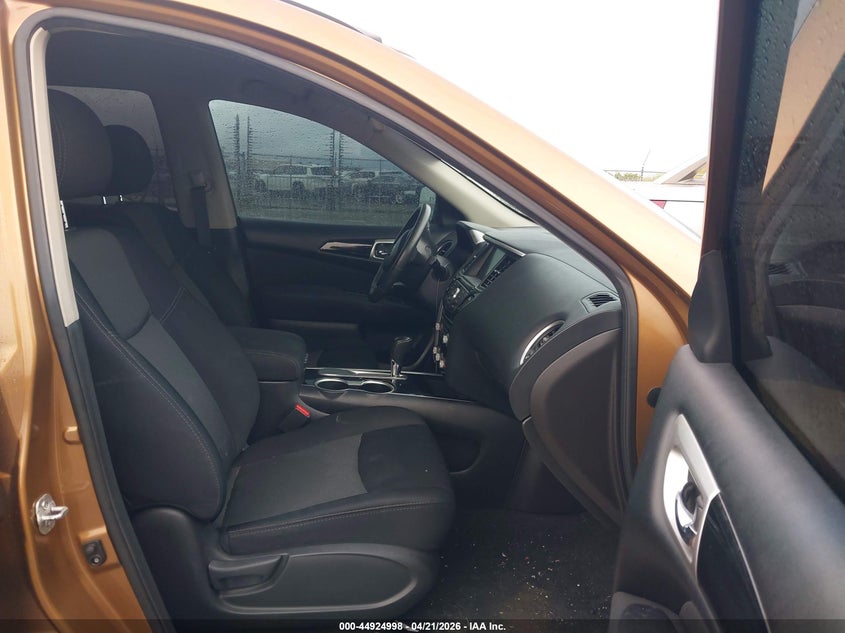 2017 Nissan Pathfinder Sv