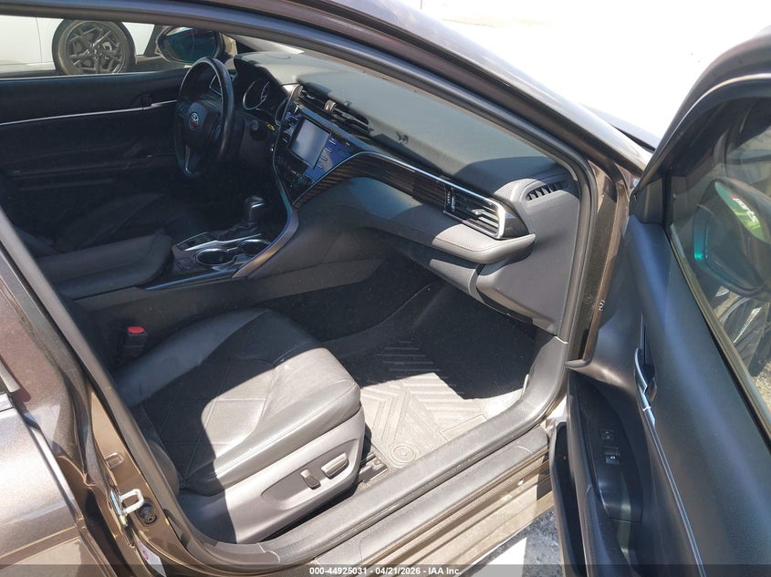 TOYOTA CAMRY - zdjęcie 5