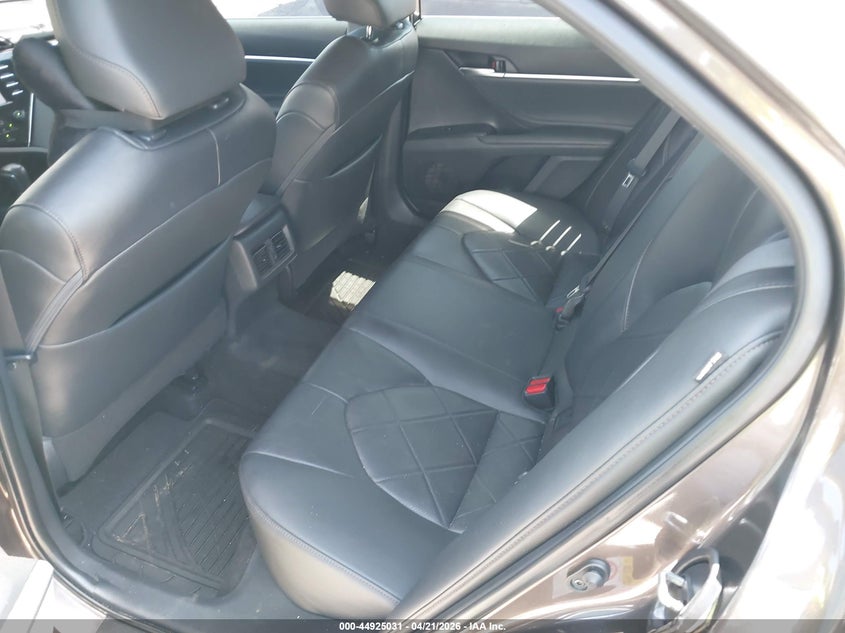TOYOTA CAMRY - zdjęcie 8