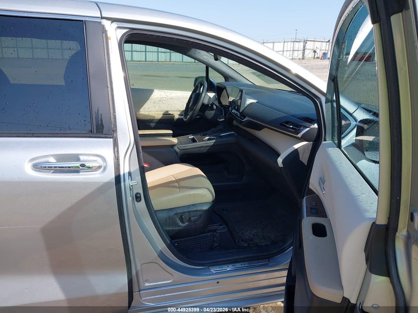 VIN 5TDYRKEC0RS219249 2024 TOYOTA SIENNA XLE