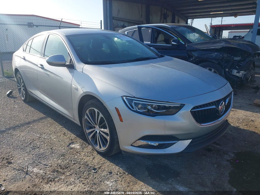 2018 Buick Regal Sportback Essence