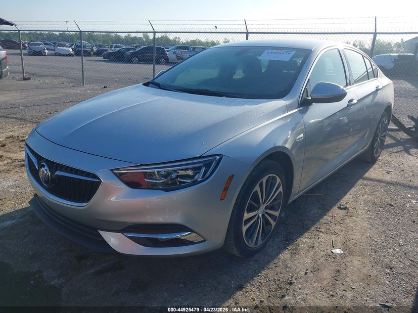 2018 Buick Regal Sportback Essence