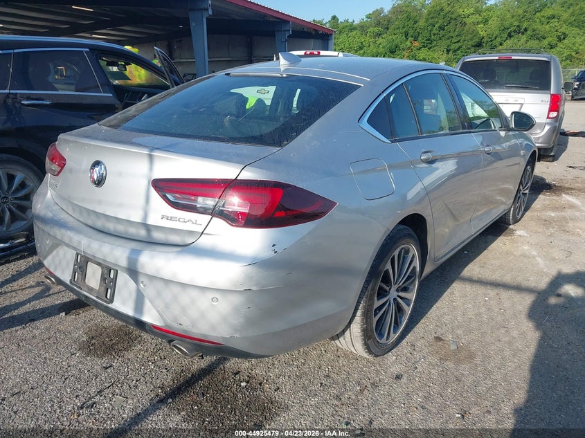 2018 Buick Regal Sportback Essence