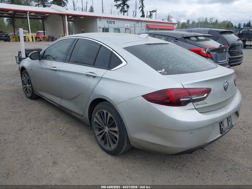 2018 Buick Regal Sportback Essence