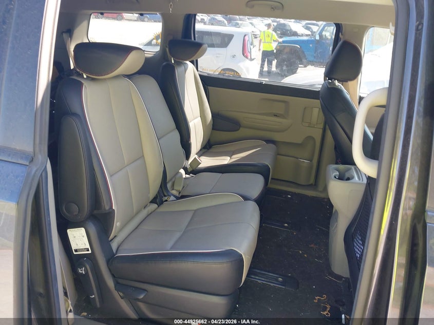VIN KNDMB5C15M6671051 2021 KIA SEDONA EX