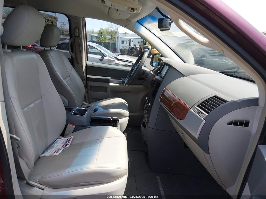 2008 Chrysler Town & Country Touring