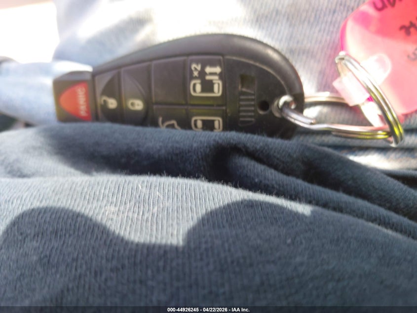 2011 Volkswagen Routan Se VIN: 2V4RW3DG3BR626137 Lot: 44926245