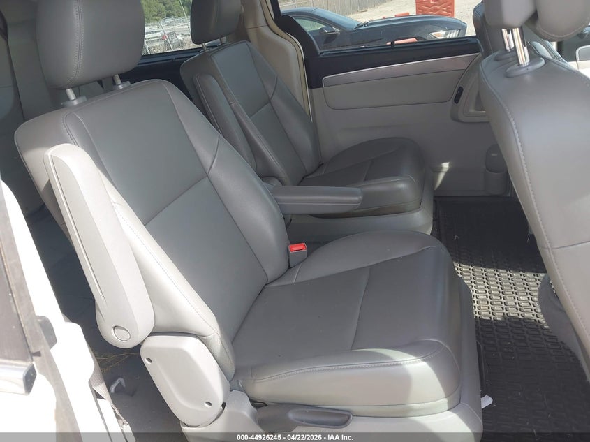 2011 Volkswagen Routan Se VIN: 2V4RW3DG3BR626137 Lot: 44926245