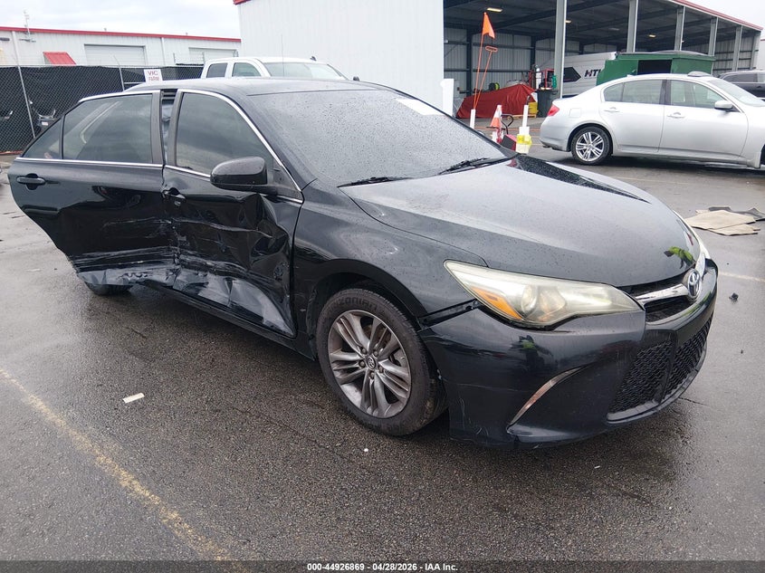 2016 TOYOTA CAMRY SE