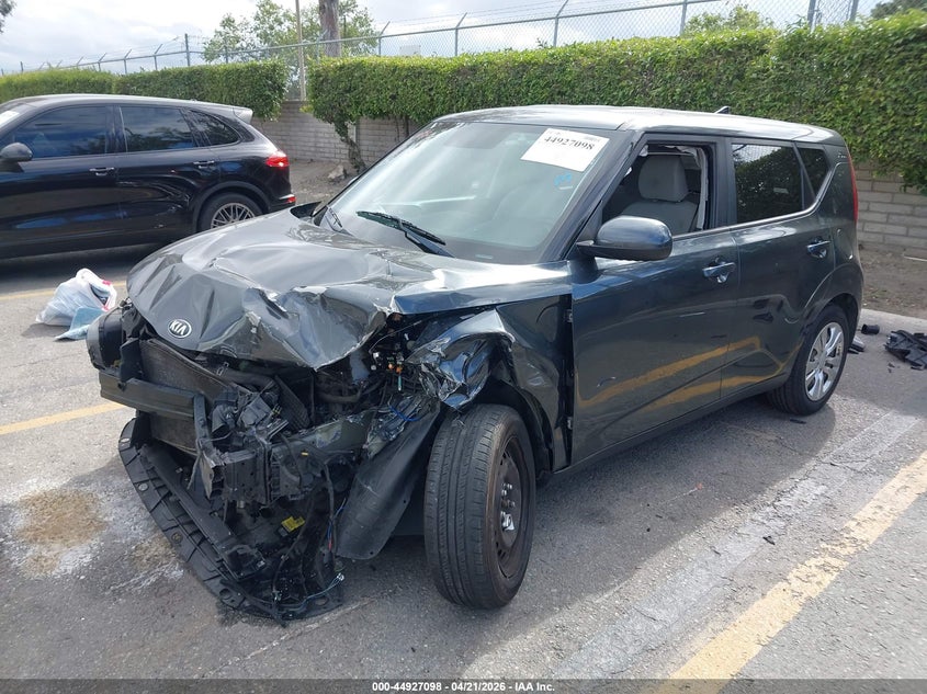 2020 KIA SOUL auction photo 2