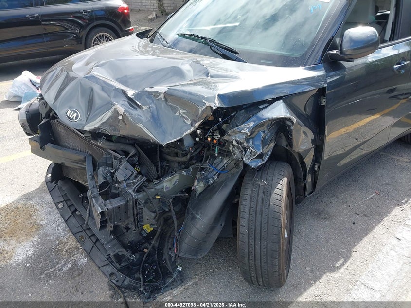 2020 KIA SOUL auction photo 6