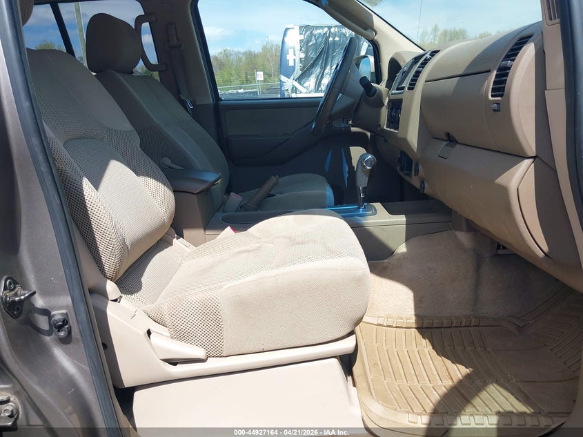 2005 Nissan Frontier Le