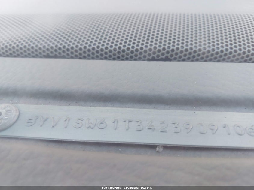 2004 Volvo V70 2.4 VIN: YV1SW61T342390910 Lot: 44927248