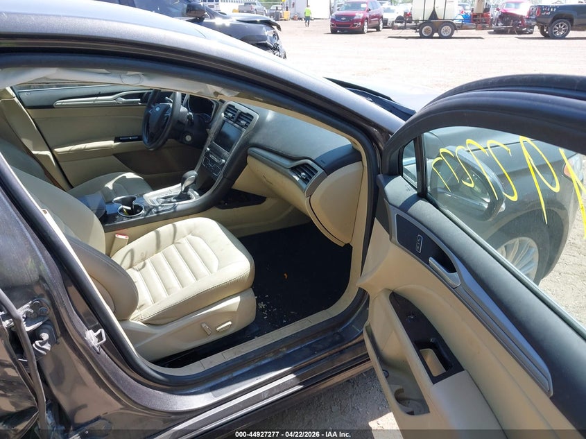 2016 FORD FUSION HYBRID auction photo 5