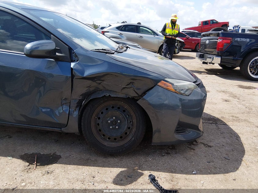 2019 TOYOTA COROLLA auction photo 6