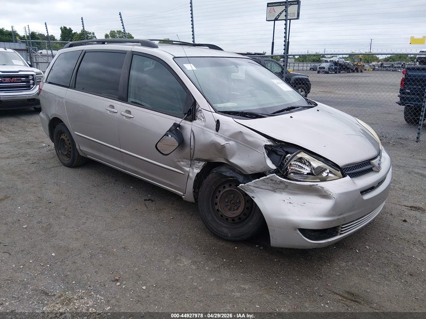 2005 TOYOTA SIENNA LE