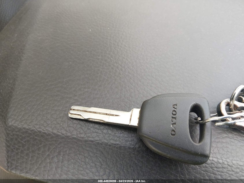 2011 Volvo Xc90 3.2 VIN: YV4952CY6B1595890 Lot: 44928096