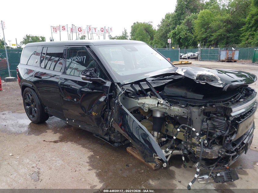 2026 RIVIAN R1S auction photo 6