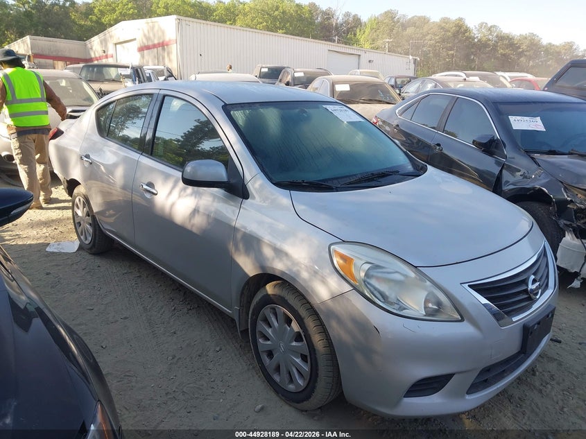 2014 NISSAN VERSA 1.6 SV