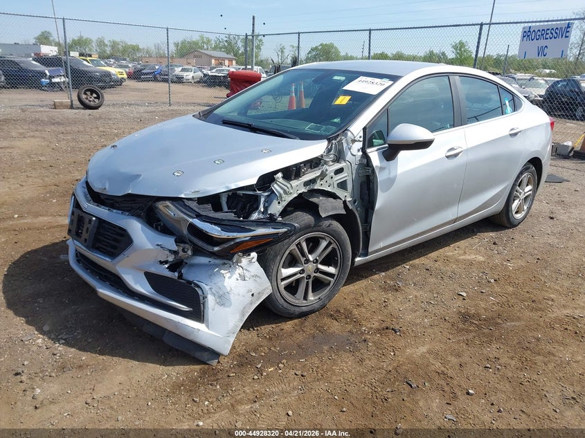 1G1BE5SM2J7109150 2018 Chevrolet Cruze Lt Auto photo 1