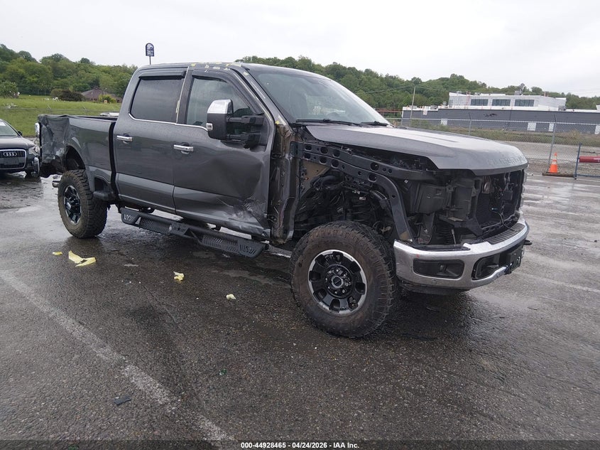 2025 FORD F-250 LARIAT