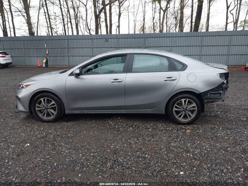 VIN 3KPF24AD5RE805879 2024 KIA FORTE LXS