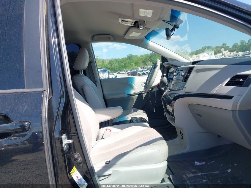 2014 TOYOTA SIENNA VAN 3.5L V-6 DOHC, VVT, 266HP
